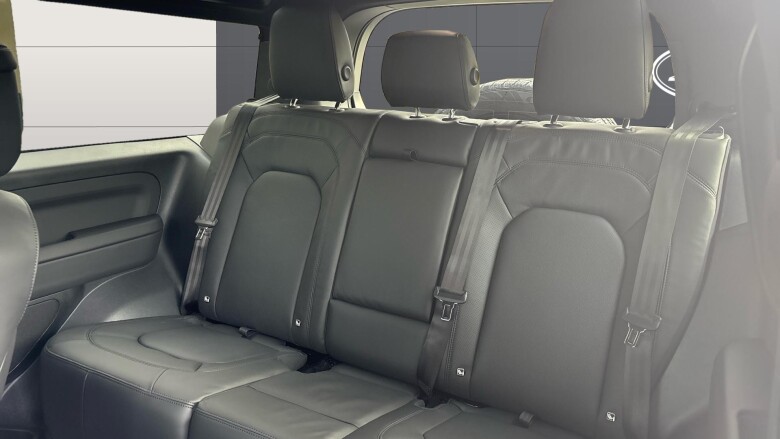 Land Rover Defender 3.0 D350 X-Dynamic HSE 90 3dr Auto Diesel Estate